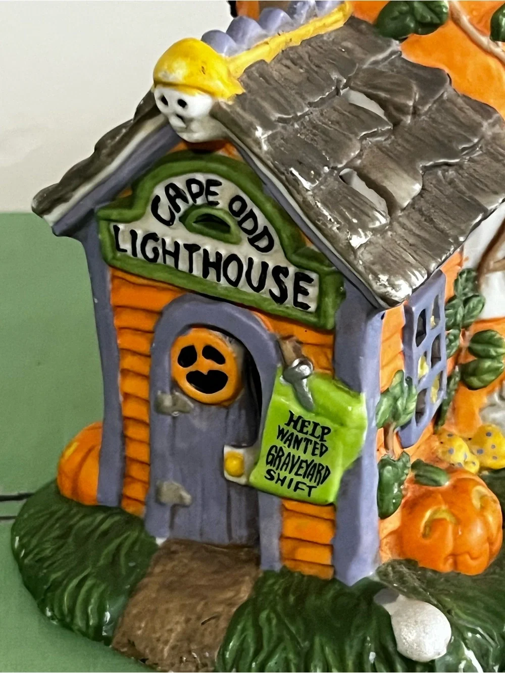 Widwest Halloween Cape Odd 19569-7 Ceramic Haunted Lighthouse Lamp